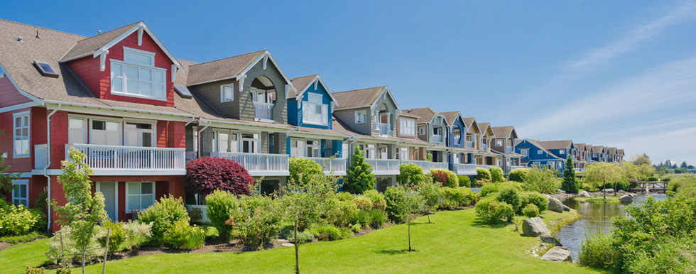 Townhomes along a landscaped common area